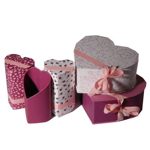 Heart shape gift box